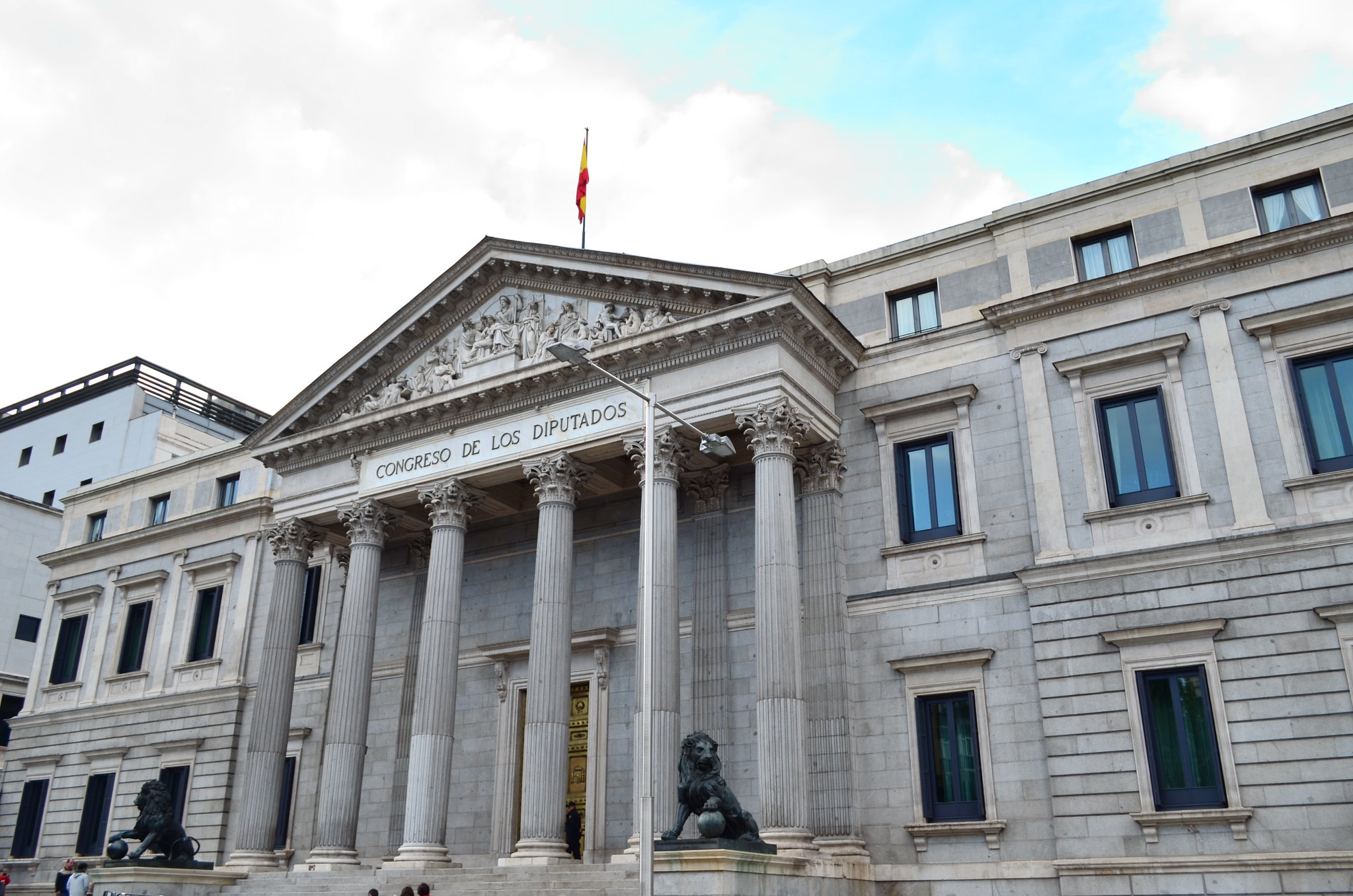 La caída de la democracia liberal en España
